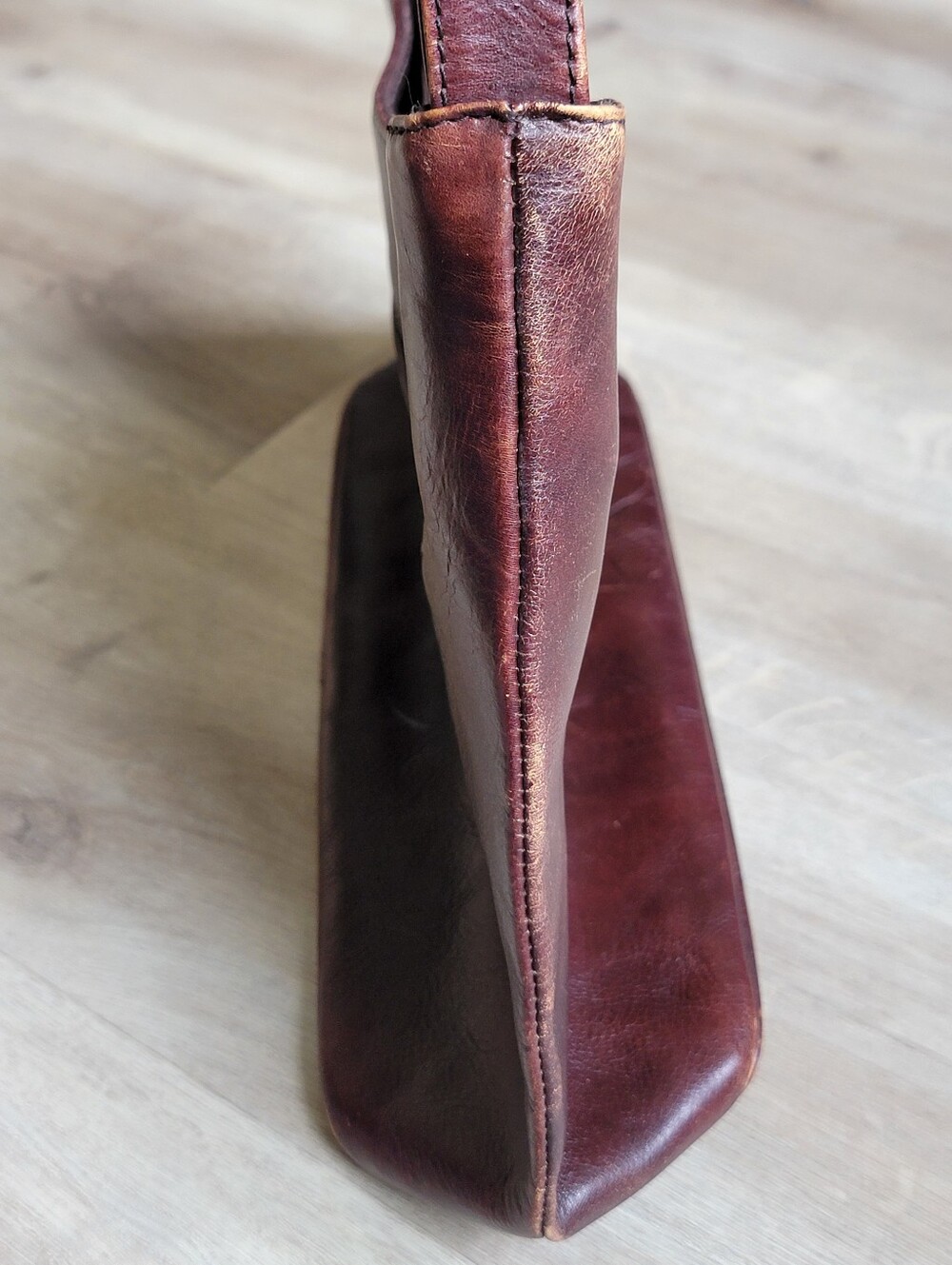 Vintage Feet First Oxblood Genuine Leather Shoulder Bag - Picture 9 of 10